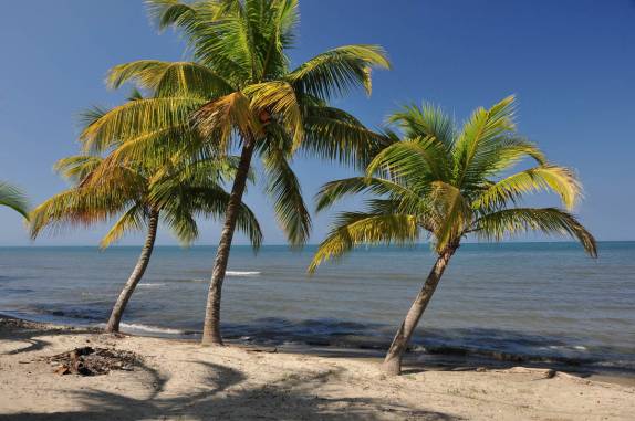 Visual de praia de Livingston, no litoral caribenho da Guatemala